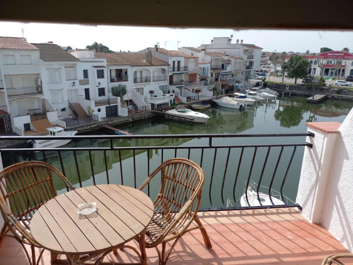 Ferienwohnung Estudi Amb Vistes Al Canal Empuriabrava Exterior foto